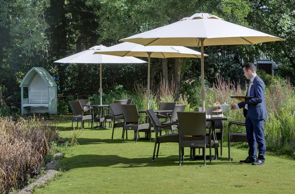 Frensham Pond Country House Hotel & Spa Farnham  Exterior foto